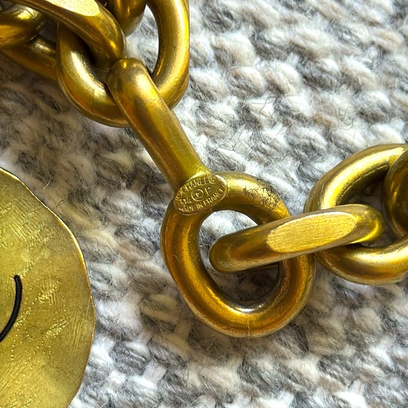Chanel Chunky Gold Belt / Necklace CC Medallion - Picture 3 of 3